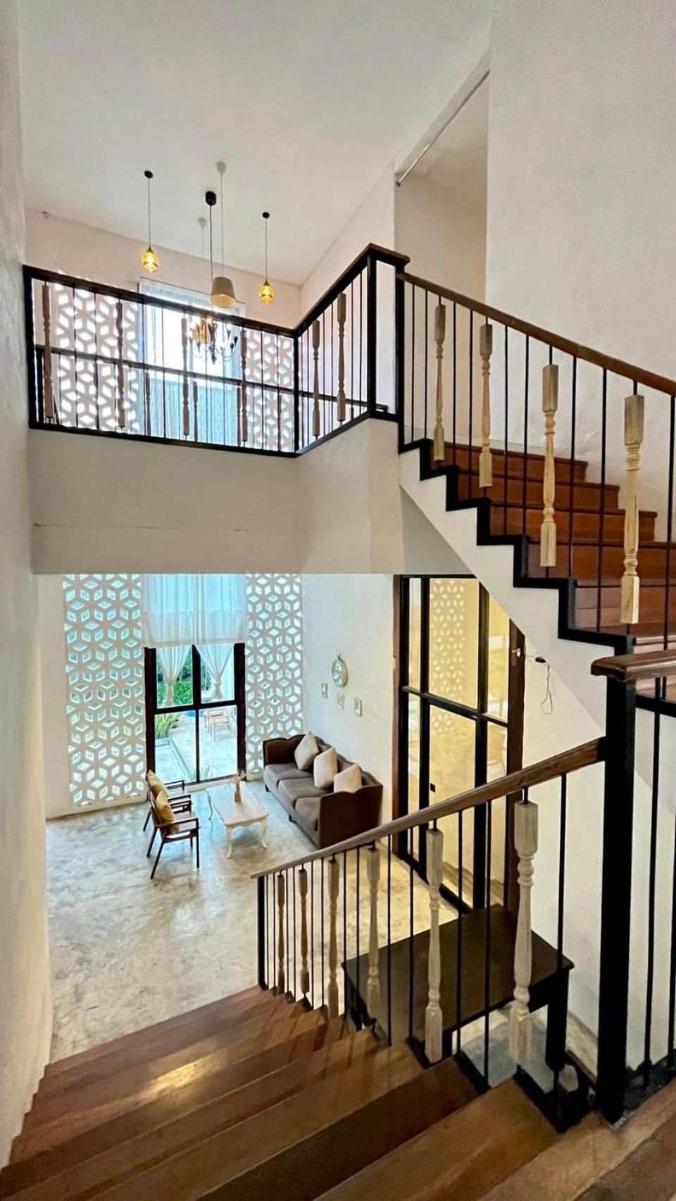 קמפהאנג פט White Wall Riverfront Hotel מראה חיצוני תמונה