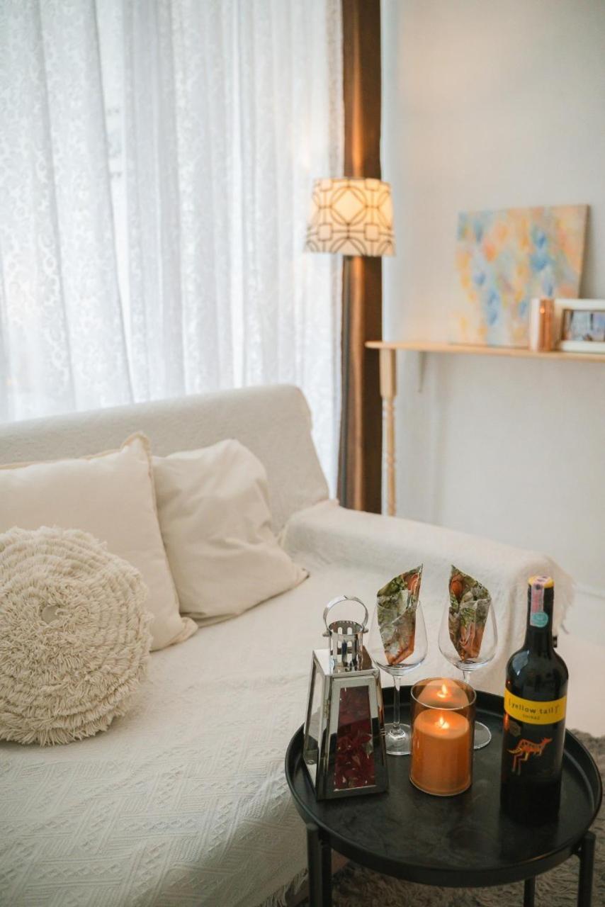 קמפהאנג פט White Wall Riverfront Hotel מראה חיצוני תמונה
