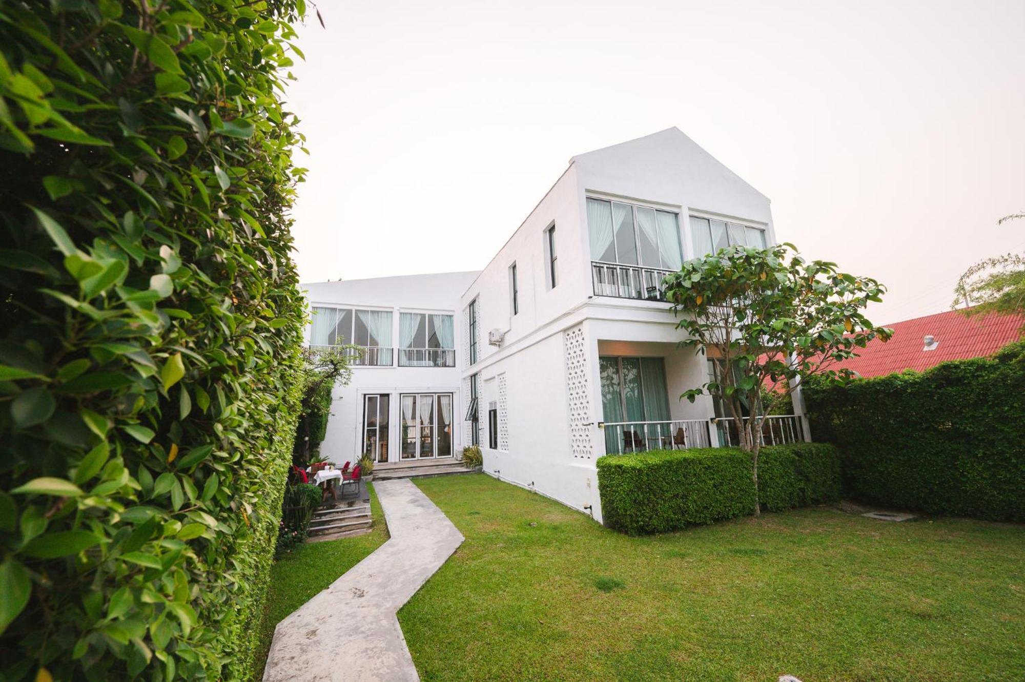 קמפהאנג פט White Wall Riverfront Hotel מראה חיצוני תמונה
