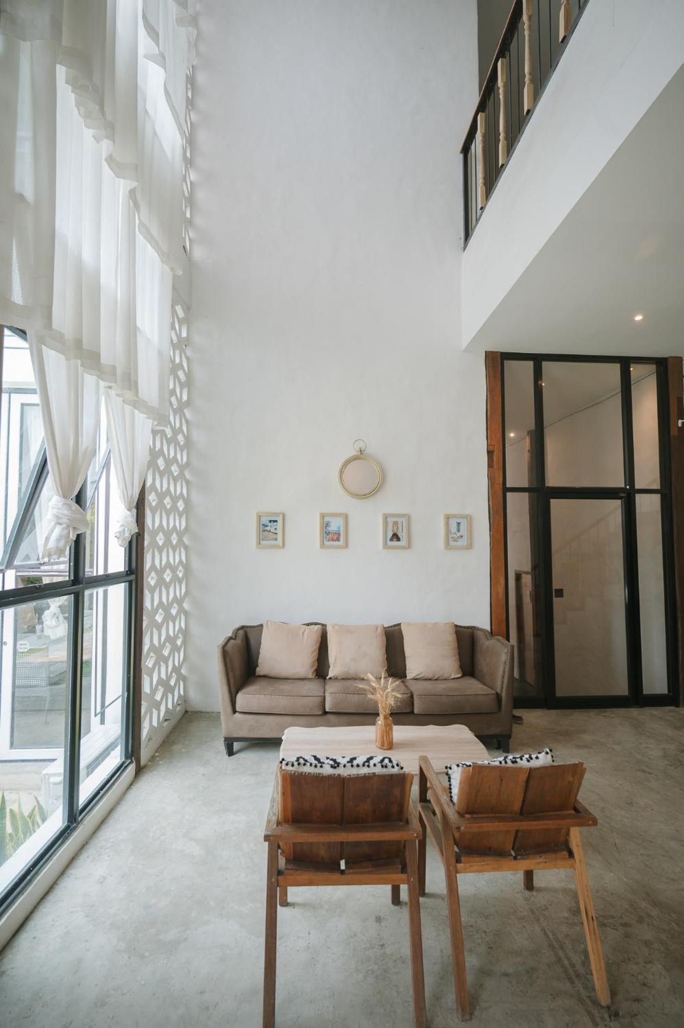 קמפהאנג פט White Wall Riverfront Hotel מראה חיצוני תמונה